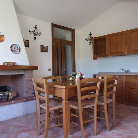 Вилла Il Borgo Di Montereggi Limite Экстерьер фото